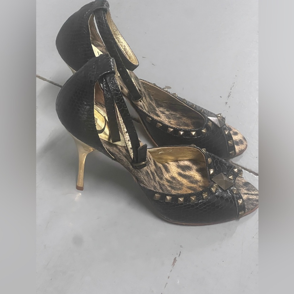 Roberto Cavalli Elegant Black and Gold Studded Heels
